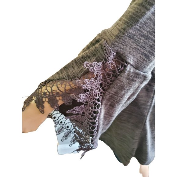 Win Win Boho Black/Gray Tunic Sweater with Crochet Lace Bell Sleeves Size L - Picture 4 of 12